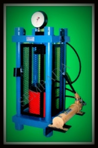  HAND OPERATED COMPRESSION TESTING MACHINE FOR CUBE AND CYLINDER MOULD